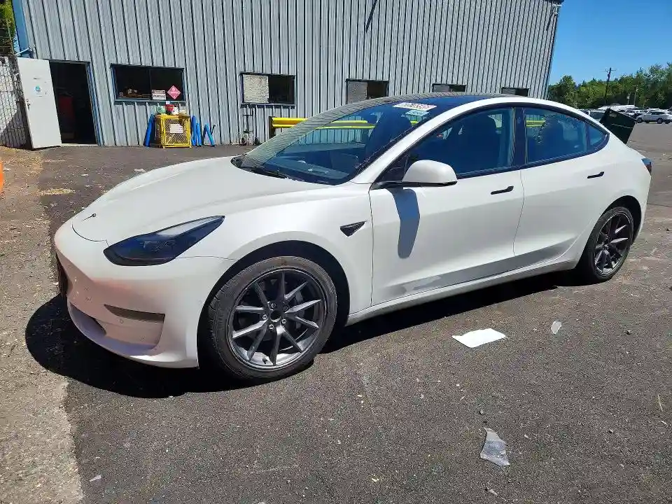 5YJ3E1EA5NF285731 2022 TESLA MODEL 3-0