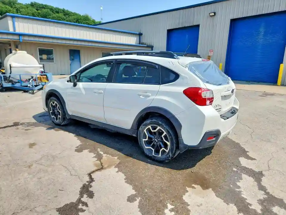 JF2GPABCXH8216430 2017 SUBARU CROSSTREK-1