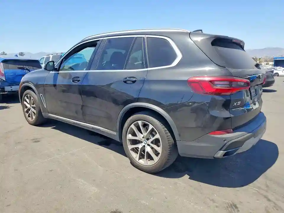 5UXCR6C55KLL03076 2019 BMW X5-1