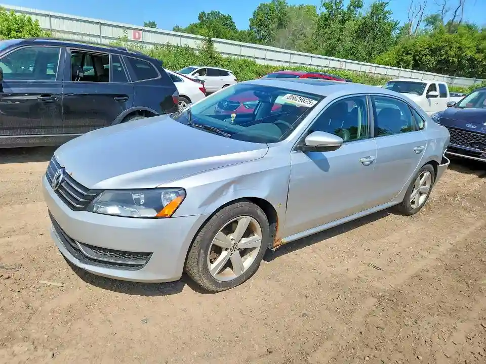 1VWBH7A30CC089233 2012 VOLKSWAGEN PASSAT-0