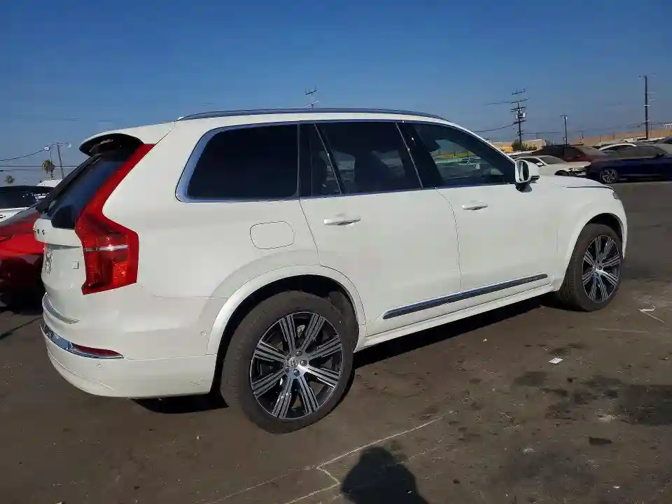 YV4H60CE0R1226777 2024 VOLVO-2