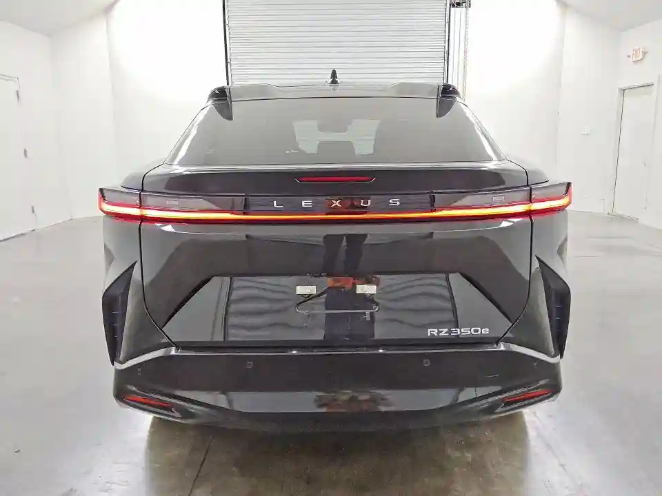 JTJBDADB8TA004582 2026 LEXUS-5