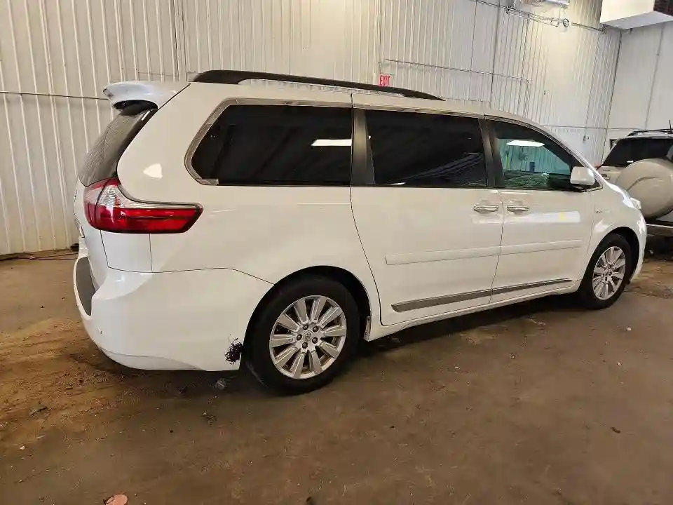 5TDDZ3DC5HS160929 2017 TOYOTA SIENNA-2