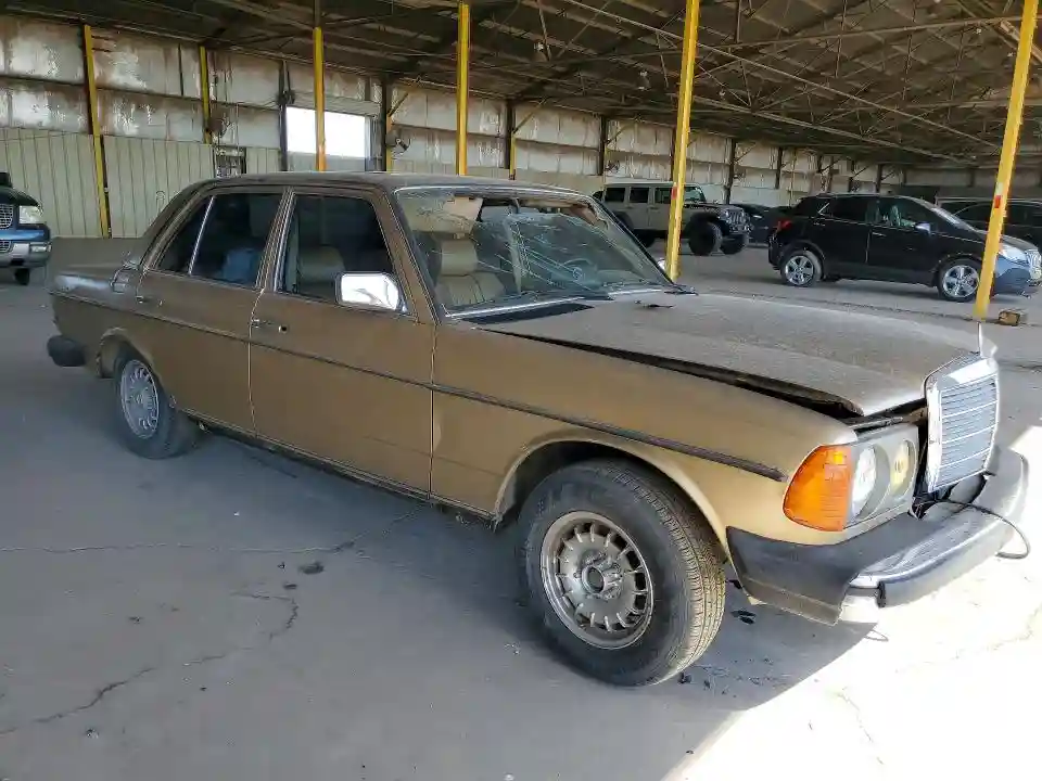 WDBAB33AXEA006277 1984 MERCEDES-BENZ 300-CLASS-3
