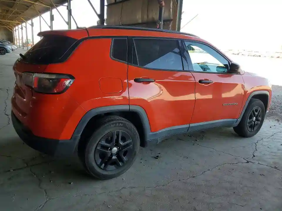 3C4NJCAB0JT123581 2018 JEEP COMPASS-2