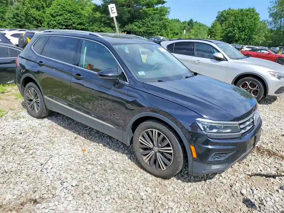 3VV4B7AX7JM067713 2018 VOLKSWAGEN TIGUAN-3