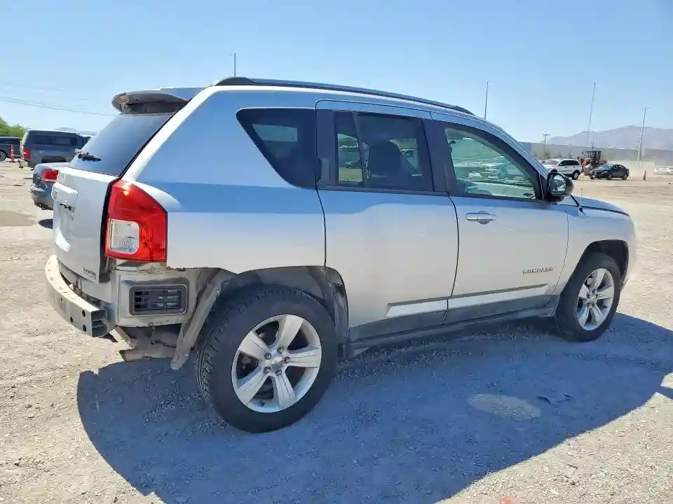 1J4NF1FB4BD278425 2011 JEEP COMPASS-2