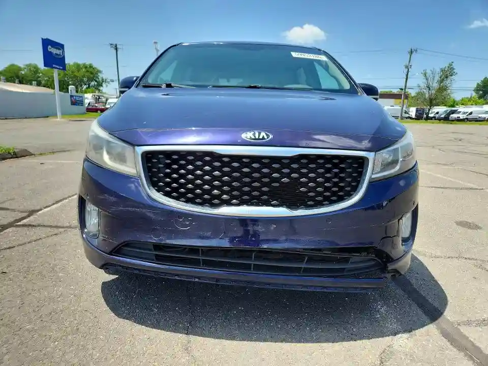 KNDMC5C11J6386825 2018 KIA SEDONA-4
