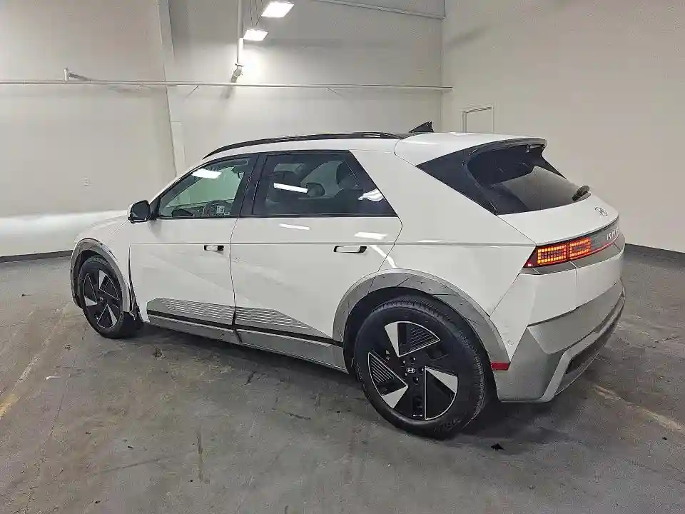 7YAKR4DA1SY038617 2025 HYUNDAI IONIQ-1