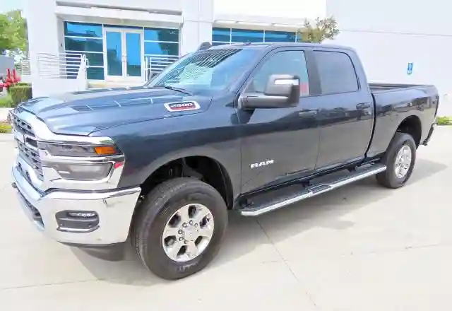 3C6UR5DJ9TG198625 2026 RAM 2500-1