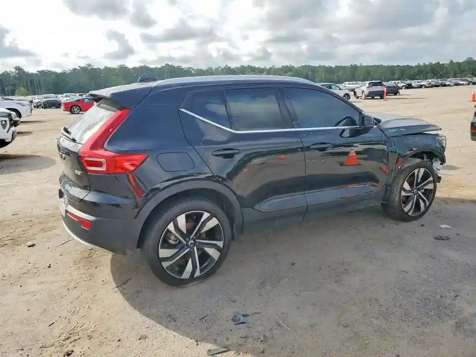 YV4L12UE2S2486066 2025 VOLVO XC40-2