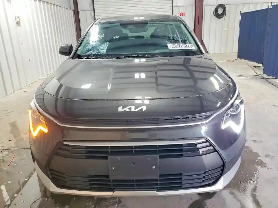 KNDCP3LE0T5322811 2026 KIA NIRO-4