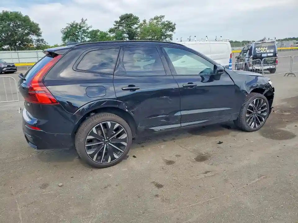 YV4M12RM8T1464956 2026 VOLVO XC60-2