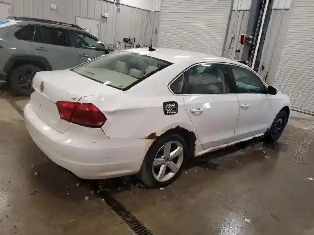 1VWBP7A35DC033227 2013 VOLKSWAGEN PASSAT-2