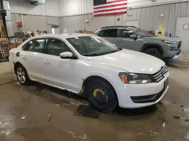 1VWBP7A35DC033227 2013 VOLKSWAGEN PASSAT-3