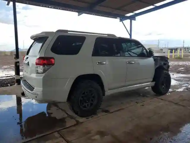 JTEZU5JR8B5030385 2011 TOYOTA 4RUNNER-2
