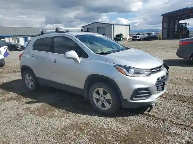 KL7CJPSB7JB605895 2018 CHEVROLET TRAX-3