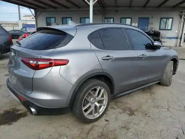 ZASFAKNN3J7B82302 2018 ALFA ROMEO STELVIO-2