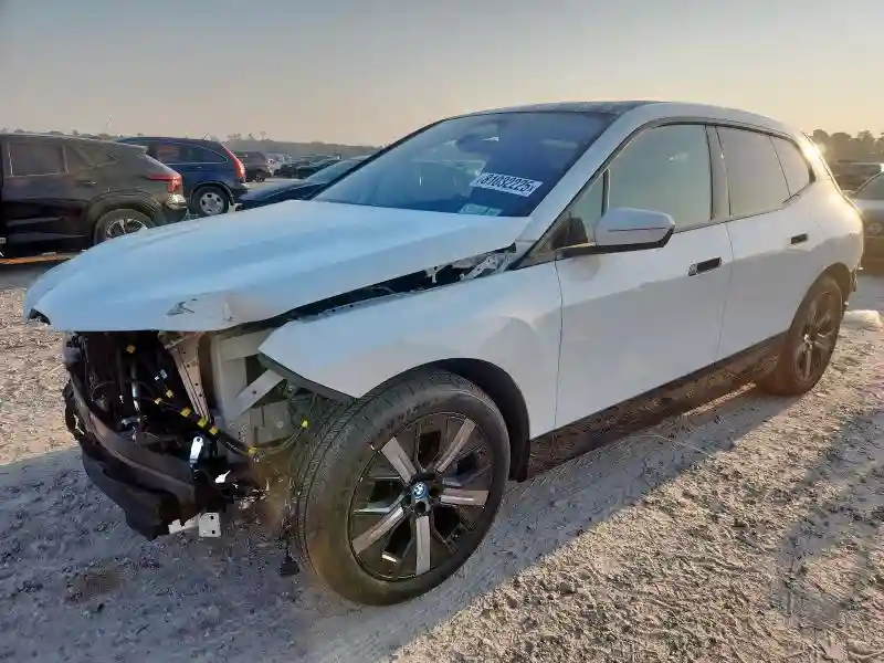 WB523CF08SCS46185 2025 BMW IX XDRIVE5-0