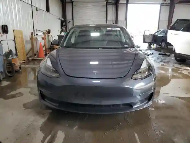 5YJ3E1EA1PF658573 2023 TESLA MODEL 3-4