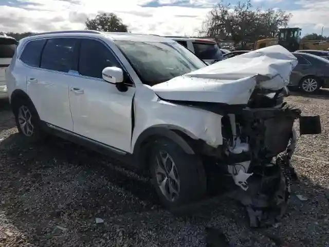5XYP34HC2LG018252 2020 KIA TELLURIDE-3