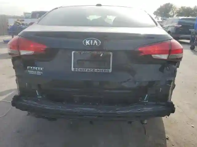 3KPFK4A77JE236791 2018 KIA FORTE-5