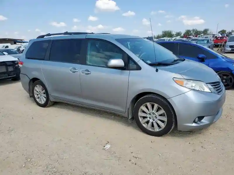 5TDDK3DC5CS048919 2012 TOYOTA SIENNA-3