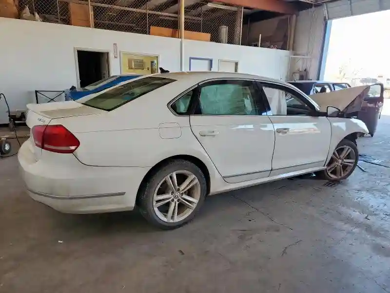 1VWCN7A32EC105500 2014 VOLKSWAGEN PASSAT-2