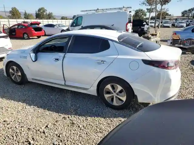 KNAGM4AD8G5096823 2016 KIA OPTIMA-2