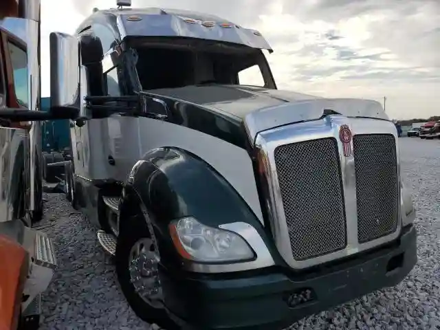 1XKYD49X3HJ162066 2017 KENWORTH ALL MODELS-0