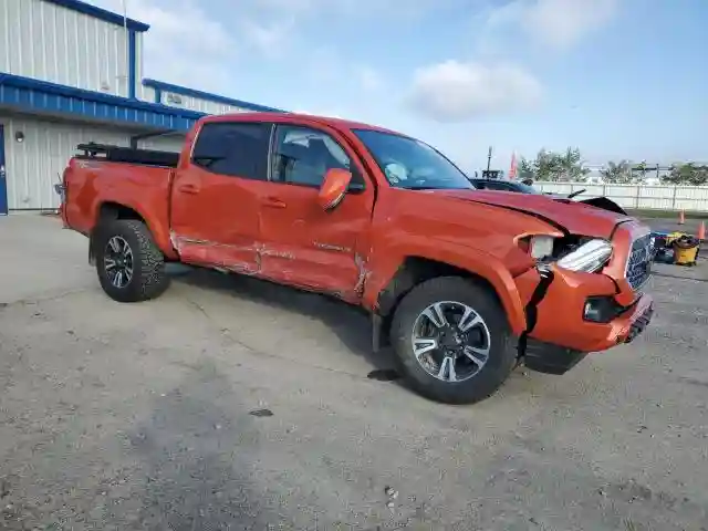 3TMCZ5ANXJM140470 2018 TOYOTA TACOMA TRD-5