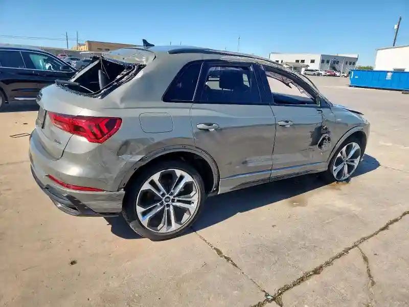 WA1EECF30N1039242 2022 AUDI Q3-2