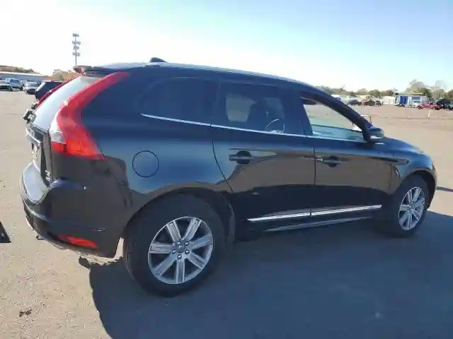 YV440MRU0H2107075 2017 VOLVO XC60-2