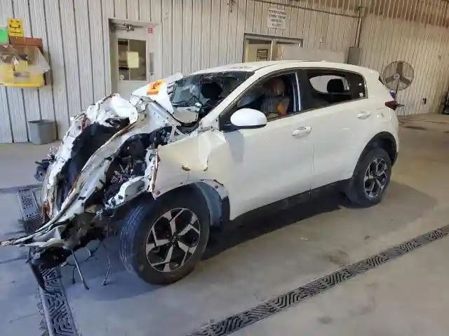 KNDPMCAC0M7944973 2021 KIA SPORTAGE-0
