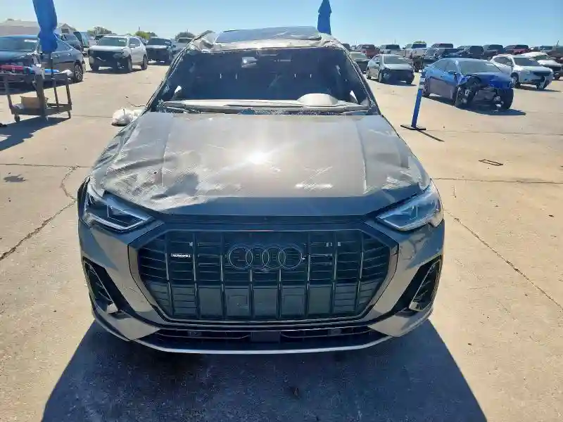 WA1EECF30N1039242 2022 AUDI Q3-4