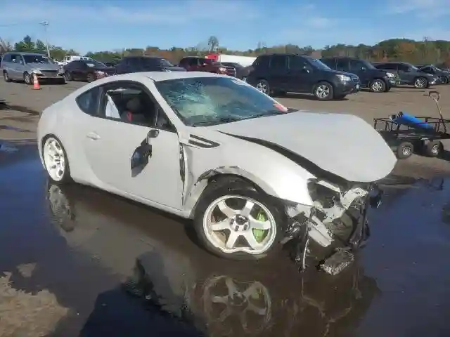 JF1ZNAA12D1716880 2013 SCION SCION-3