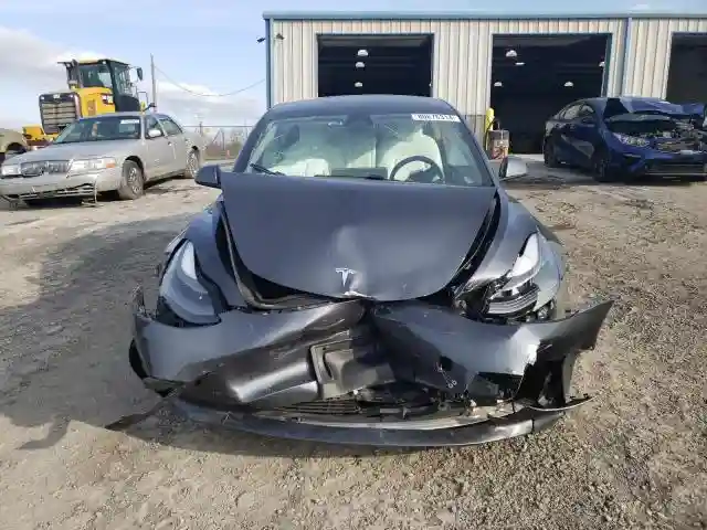 5YJ3E1EB8MF032510 2021 TESLA MODEL 3-4