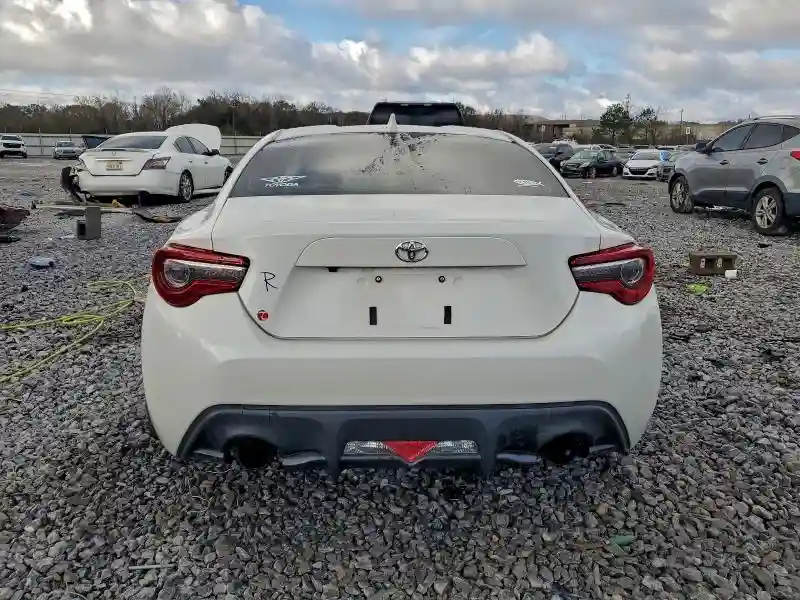 JF1ZNAA15H8706910 2017 TOYOTA 86-5