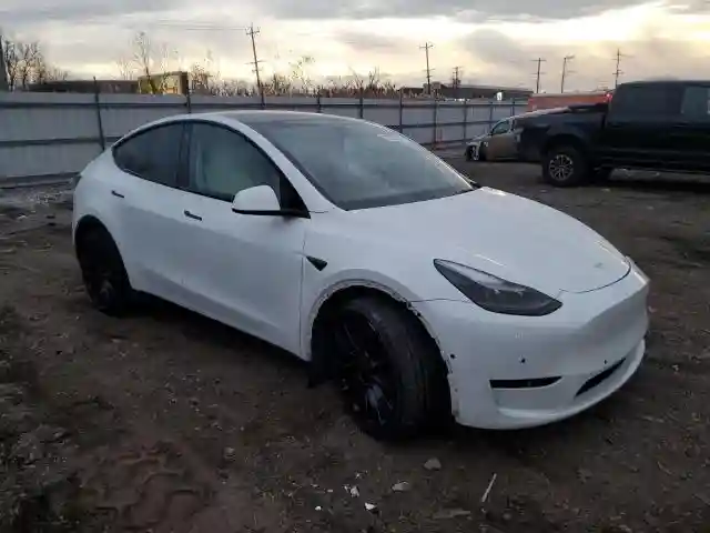 7SAYGDEF0NF487778 2022 TESLA MODEL Y-3