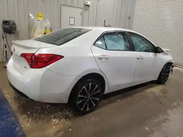 5YFBURHE7JP829589 2018 TOYOTA COROLLA-2