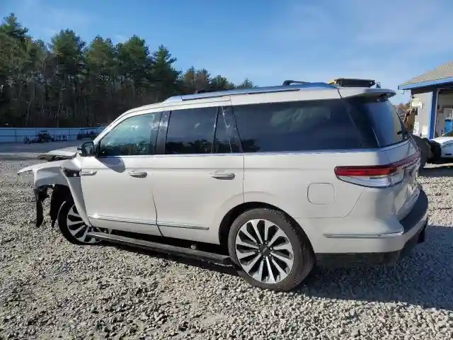 5LMJJ2LG4REL17777 2024 LINCOLN NAVIGATOR-1