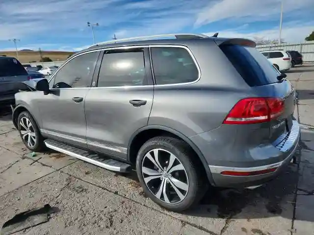 WVGRF7BP2HD001871 2017 VOLKSWAGEN TOUAREG-1