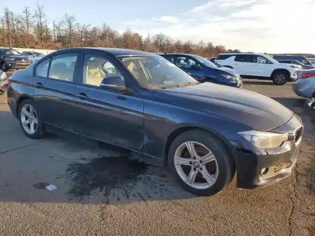 WBA3B5G51DNS00588 2013 BMW 3 SERIES-3
