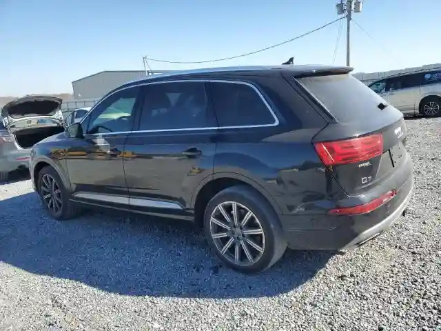 WA1LHAF71JD031696 2018 AUDI Q7-1
