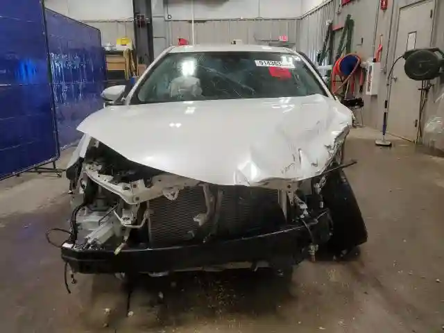 5YFBURHE7JP829589 2018 TOYOTA COROLLA-4