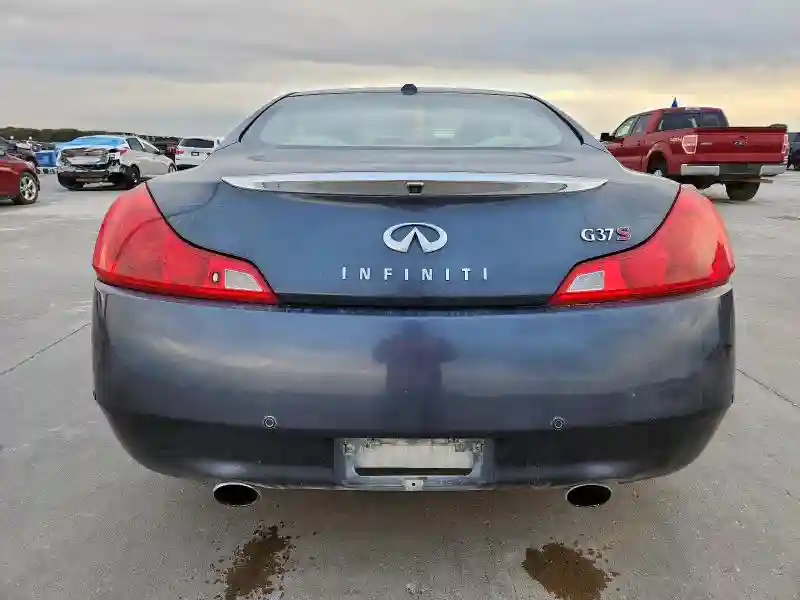 JN1CV6EK9BM215497 2011 INFINITI G37-5