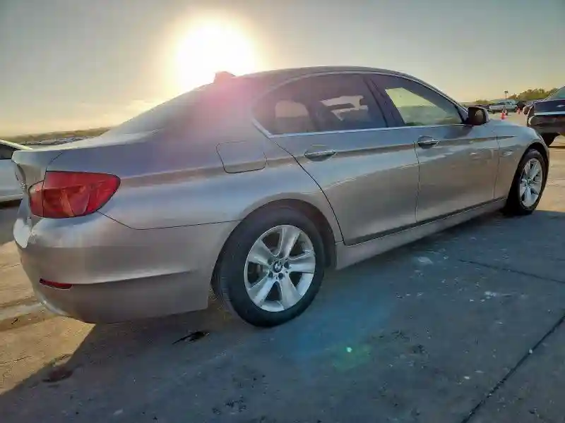 WBAXG5C50DDY35574 2013 BMW 5 SERIES-2