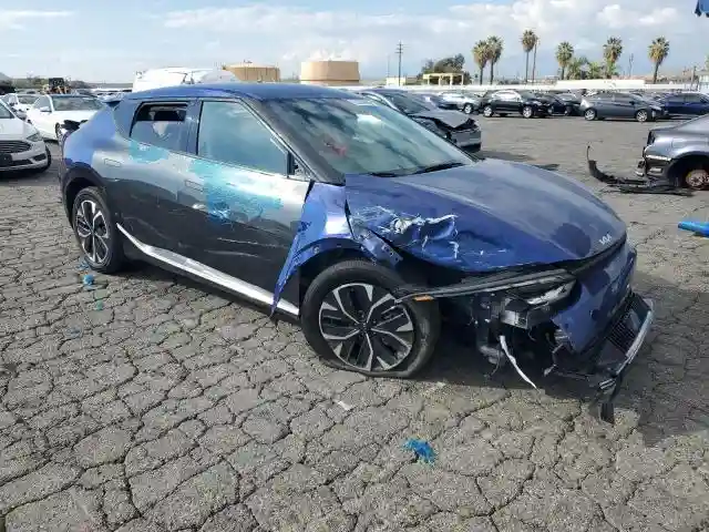KNDC3DLC9R5188664 2024 KIA EV6 LIGHT-3