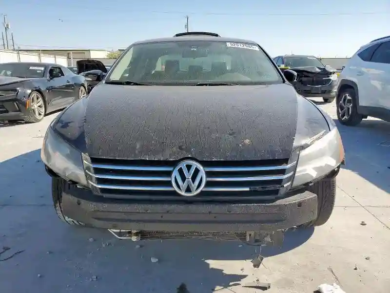 1VWAH7A38EC017744 2014 VOLKSWAGEN PASSAT-4