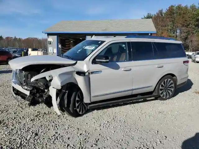 5LMJJ2LG4REL17777 2024 LINCOLN NAVIGATOR-0